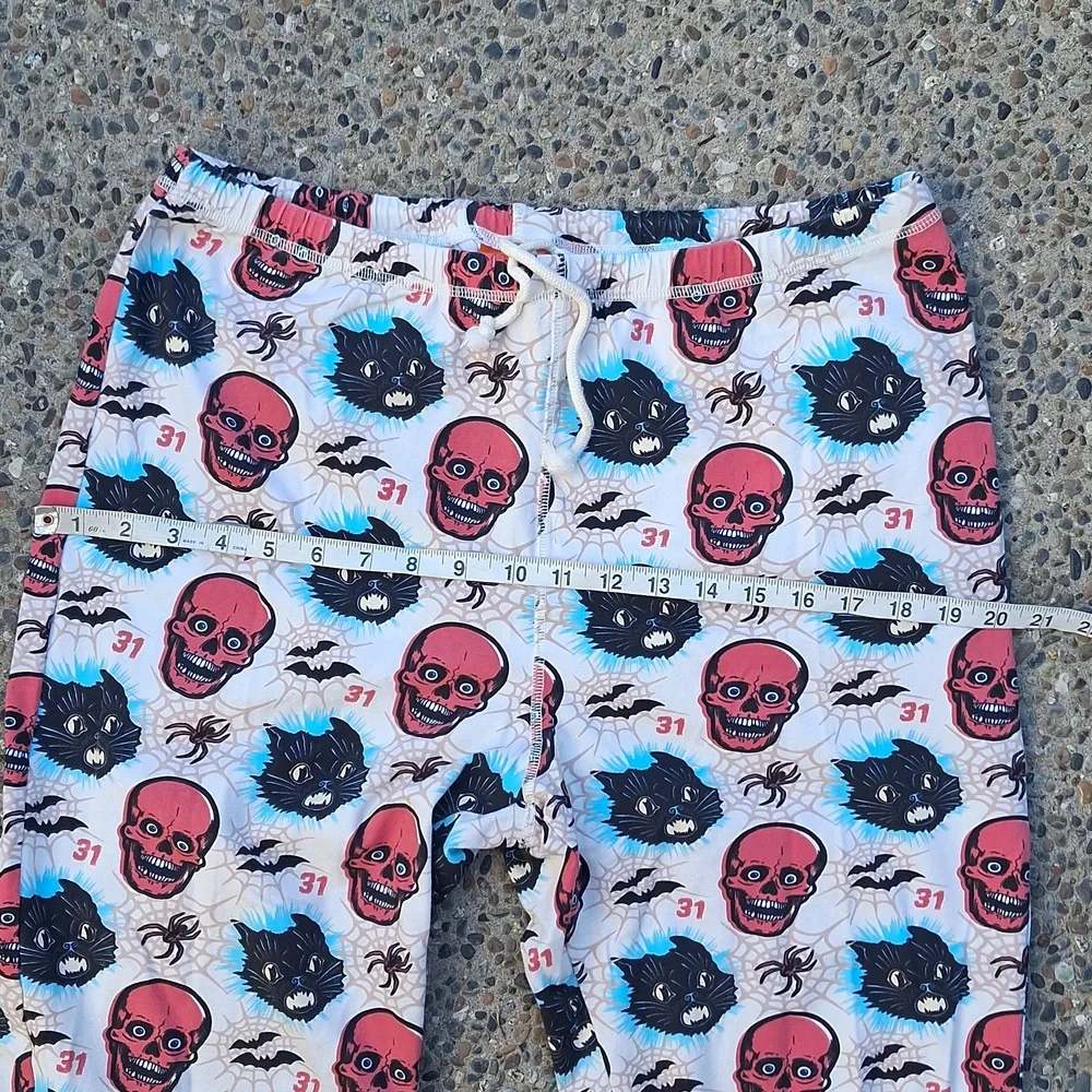 Creepy Co. Presents Beistle Halloween Spooky Skull Cat & Spiderweb Print Pajamas - Picture 11 of 15